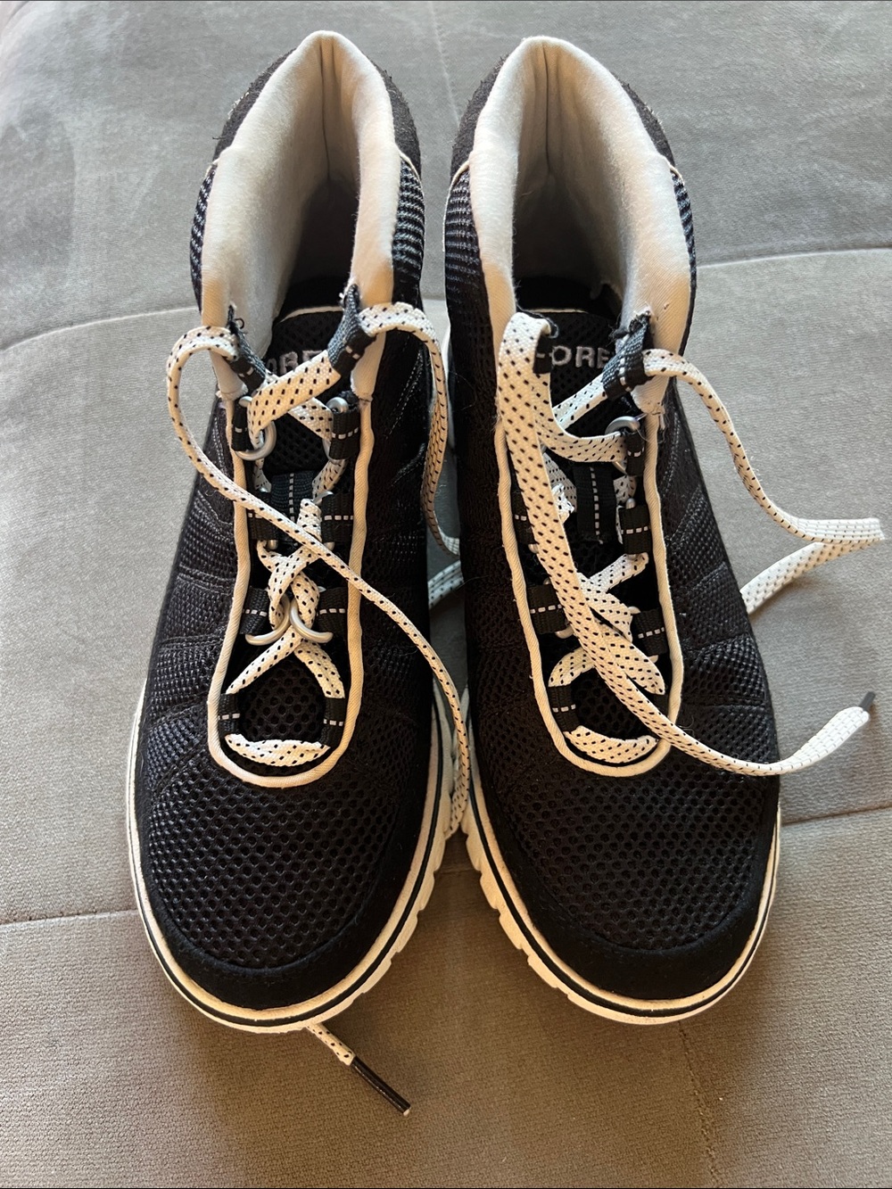 Sorel black and White Mesh Athletic Sneakers Size 6.5
